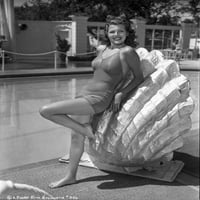 Kupaći kostim Rita Hejvort s ispisom fotografija u pozi osmijeha