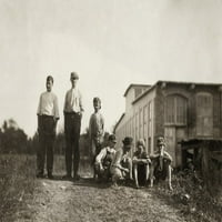 Hine: dječji rad, 1912. Grupa Mladih Radnika U Tvornici Pamuka Sloboda U Kleitonu, Sjeverna Karolina. Fotografija